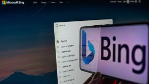 وقتی چت‌بات بینگ از کوره درمی‌رود؛ تشبیه خبرنگار آسوشیتدپرس به هیتلر!