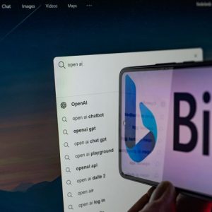 وقتی چت‌بات بینگ از کوره درمی‌رود؛ تشبیه خبرنگار آسوشیتدپرس به هیتلر!